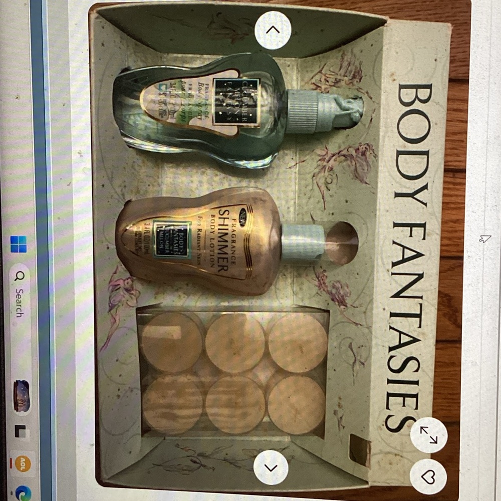 Fantasie Green Body Spray & Gold Shimmer Body Lotion Set with 6 Candles
